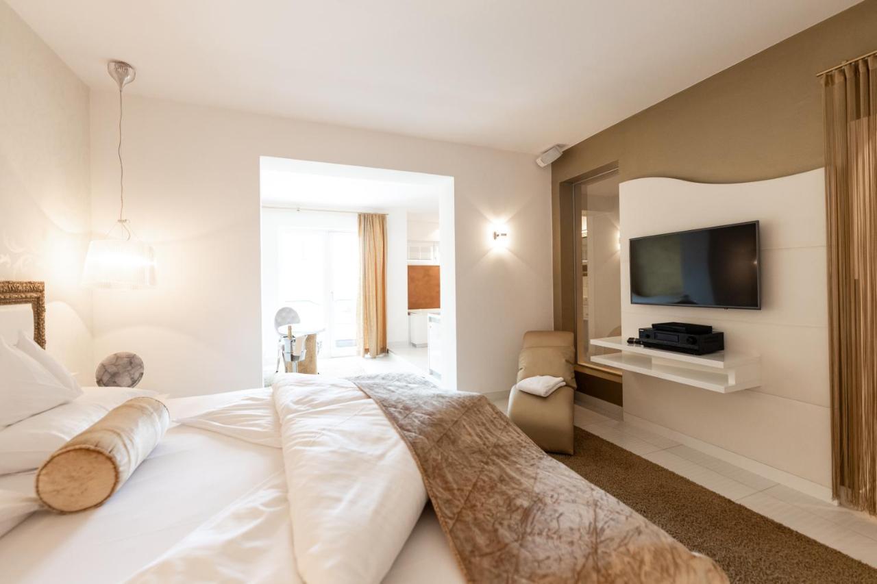 Maiers Kuschelhotel Loipersdorf Deluxe - Adults Only Fürstenfeld Buitenkant foto
