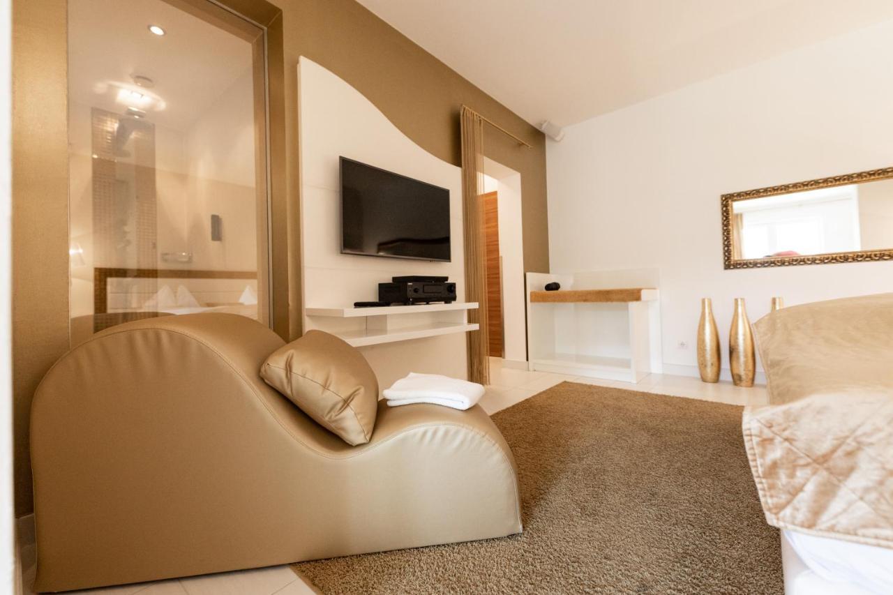 Maiers Kuschelhotel Loipersdorf Deluxe - Adults Only Fürstenfeld Buitenkant foto