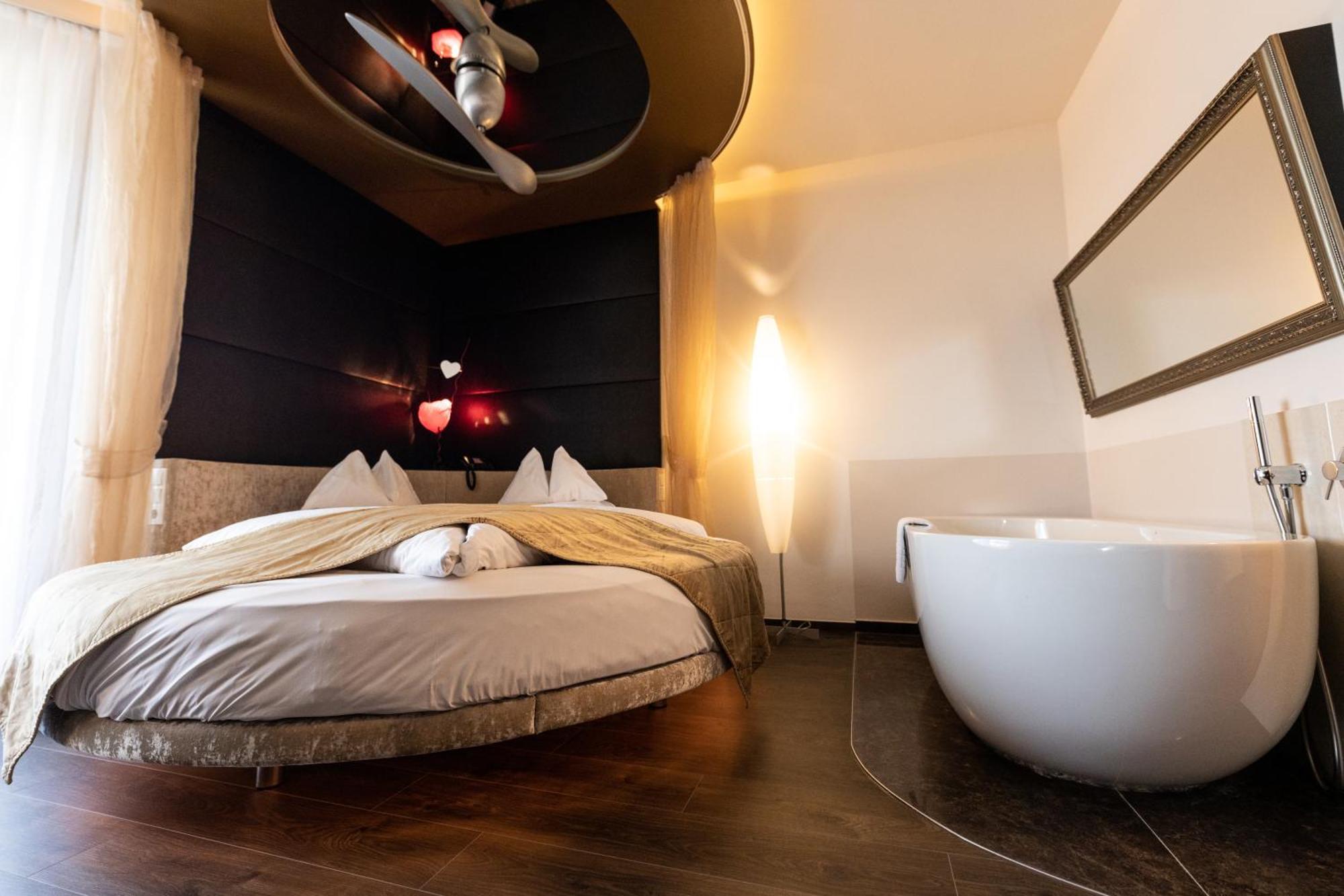 Maiers Kuschelhotel Loipersdorf Deluxe - Adults Only Fürstenfeld Buitenkant foto