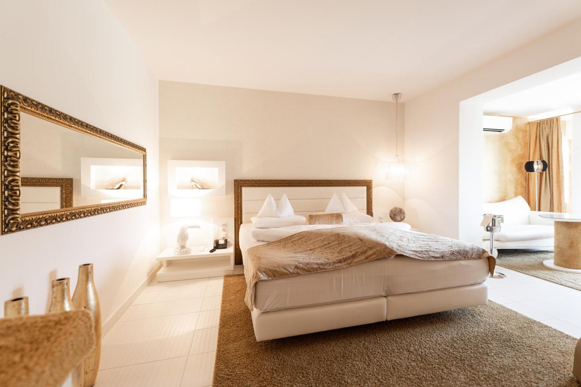 Maiers Kuschelhotel Loipersdorf Deluxe - Adults Only Fürstenfeld Buitenkant foto