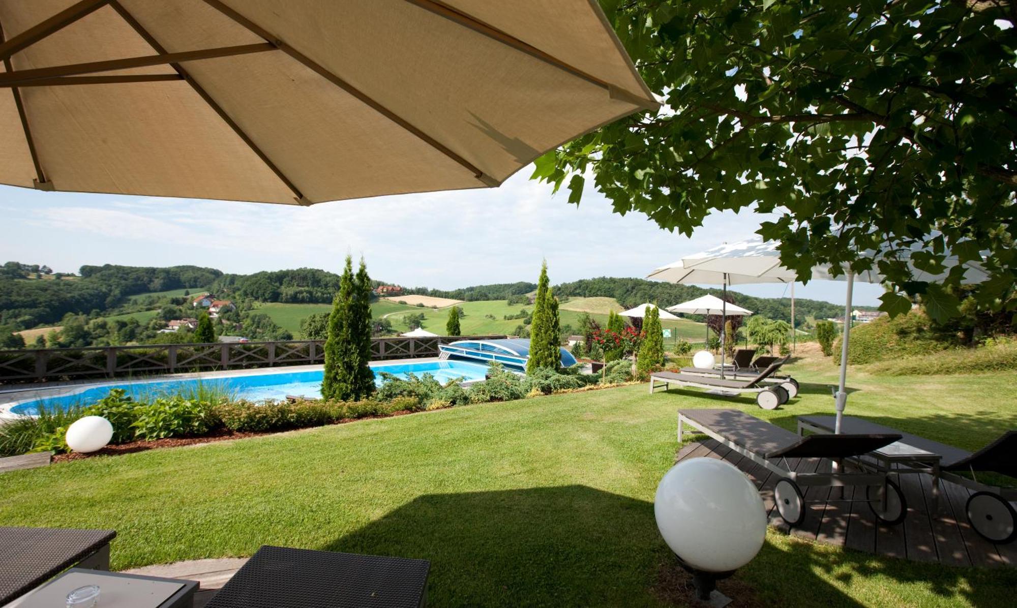 Maiers Kuschelhotel Loipersdorf Deluxe - Adults Only Fürstenfeld Buitenkant foto