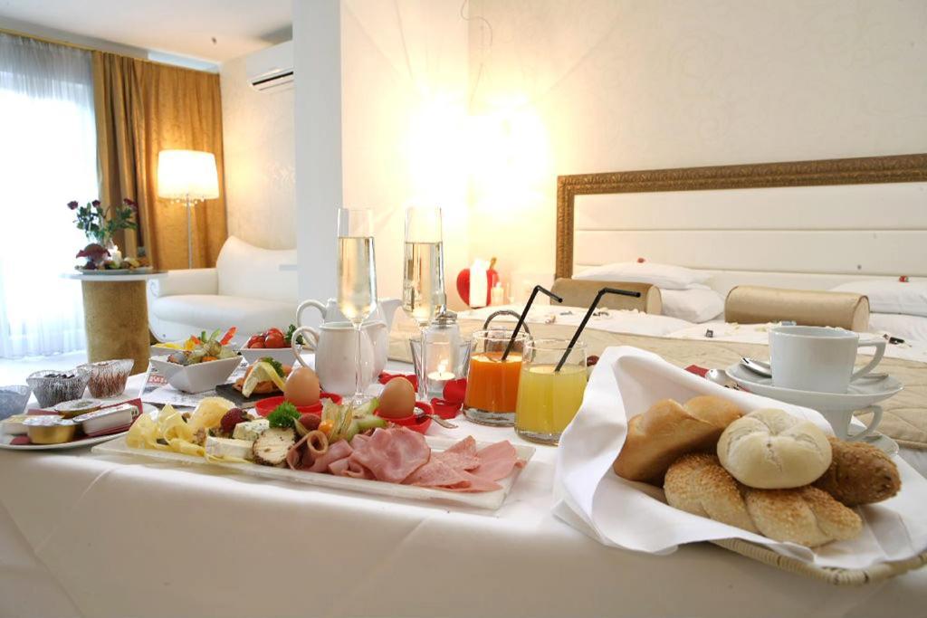 Maiers Kuschelhotel Loipersdorf Deluxe - Adults Only Fürstenfeld Buitenkant foto